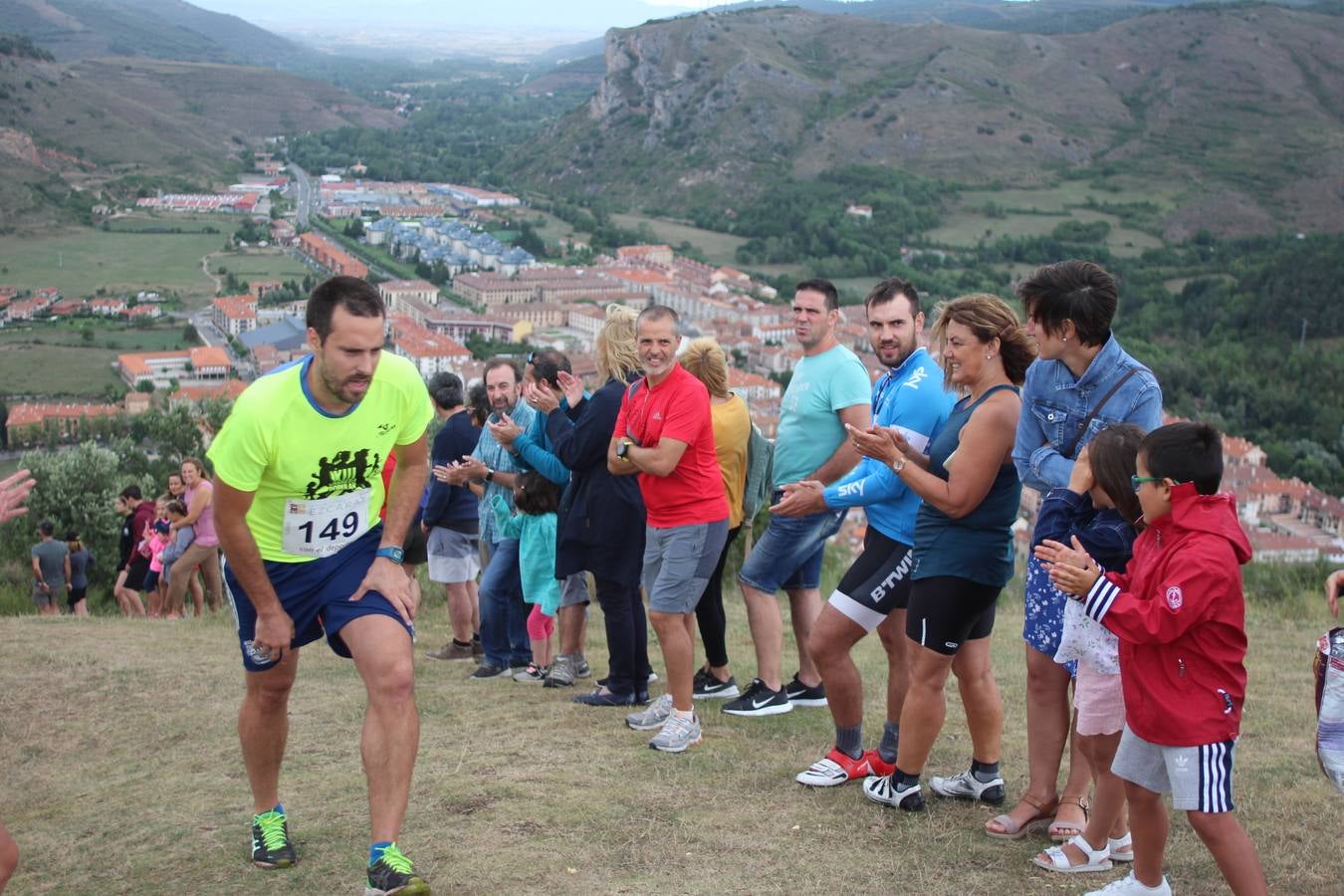 Cristina Santamaría a punto de coronar Santa Bárbara.