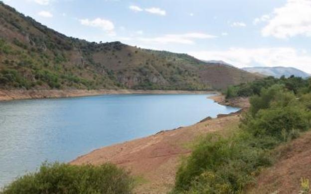 2019. Imagen del estado actual de las reservas de agua en el embalse de Mansilla, que se encuentra al 65% de su capacidad total. 