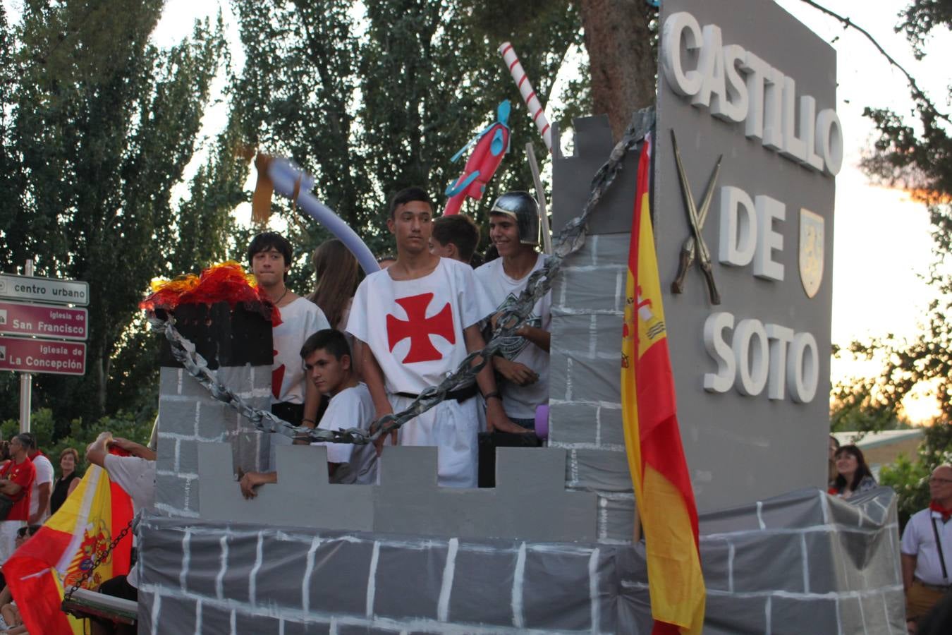 Fotos: Así ha sido el desfile de carrozas de Alfaro