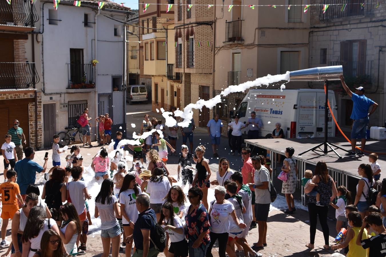 Fotos: Alcanadre arranca cinco días de fiestas