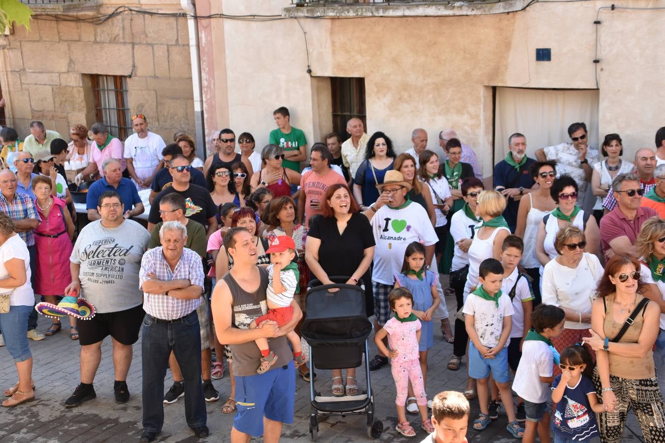 Fotos: Alcanadre arranca cinco días de fiestas