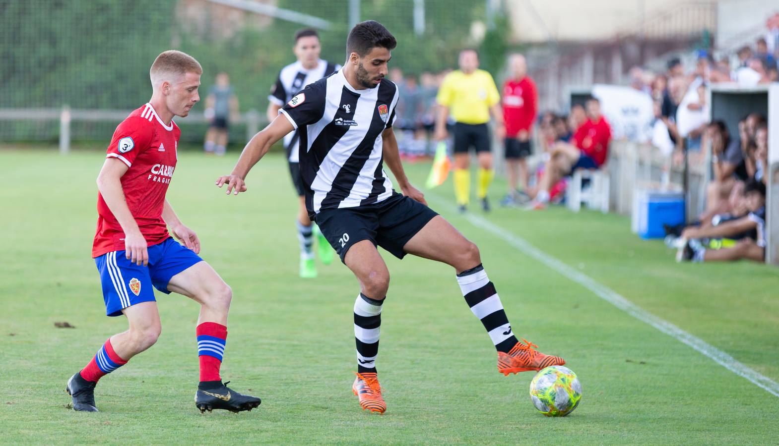 Fotos: El Haro ha perdido ante el Deportivo Aragón