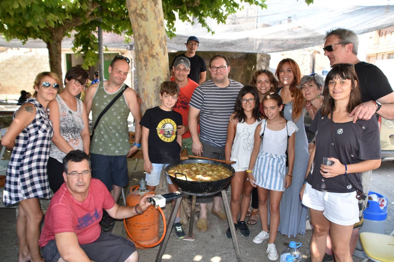 Fotos: Concurso de ranchos y tobogán de agua en las fiestas de Alcanadre