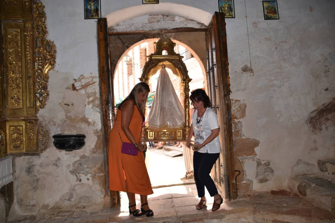 Fotos: Día grande de las fiestas de Navajún en honor a la Virgen de Atisca