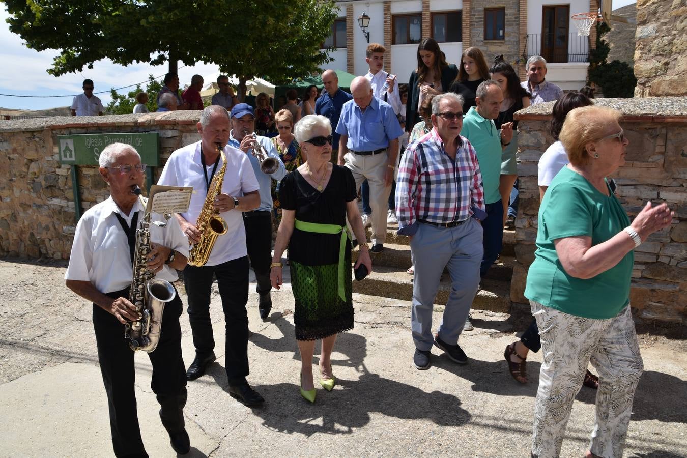 Fotos: Día grande de las fiestas de Navajún en honor a la Virgen de Atisca