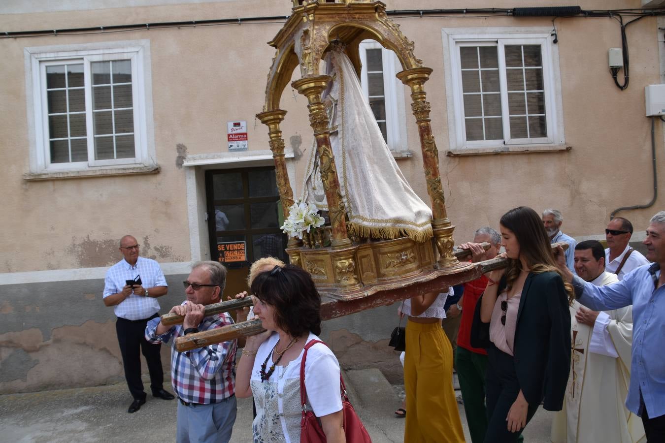 Fotos: Día grande de las fiestas de Navajún en honor a la Virgen de Atisca