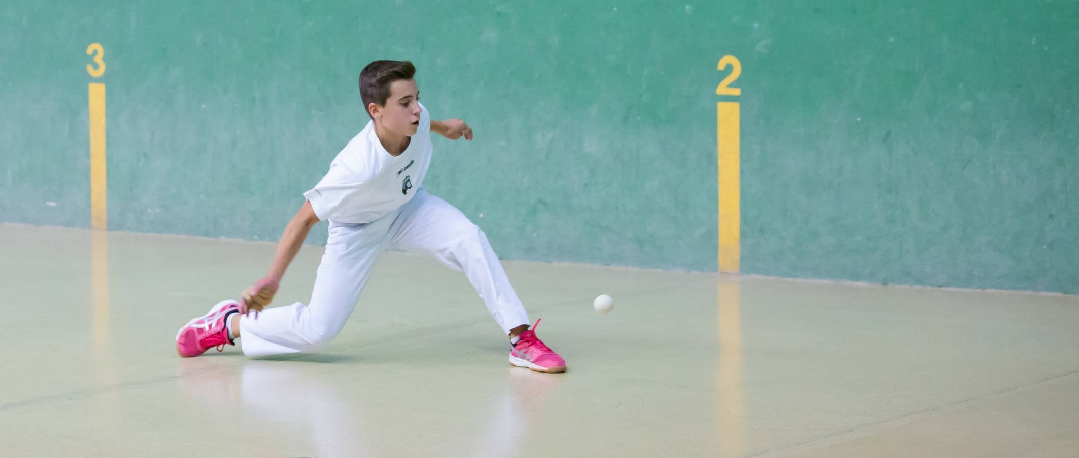 Fotos: La pelota llena el frontón de Uruñuela