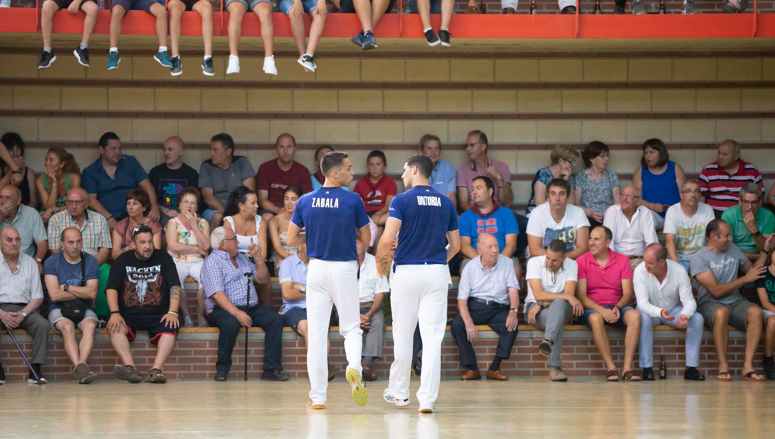 Fotos: La pelota llena el frontón de Uruñuela