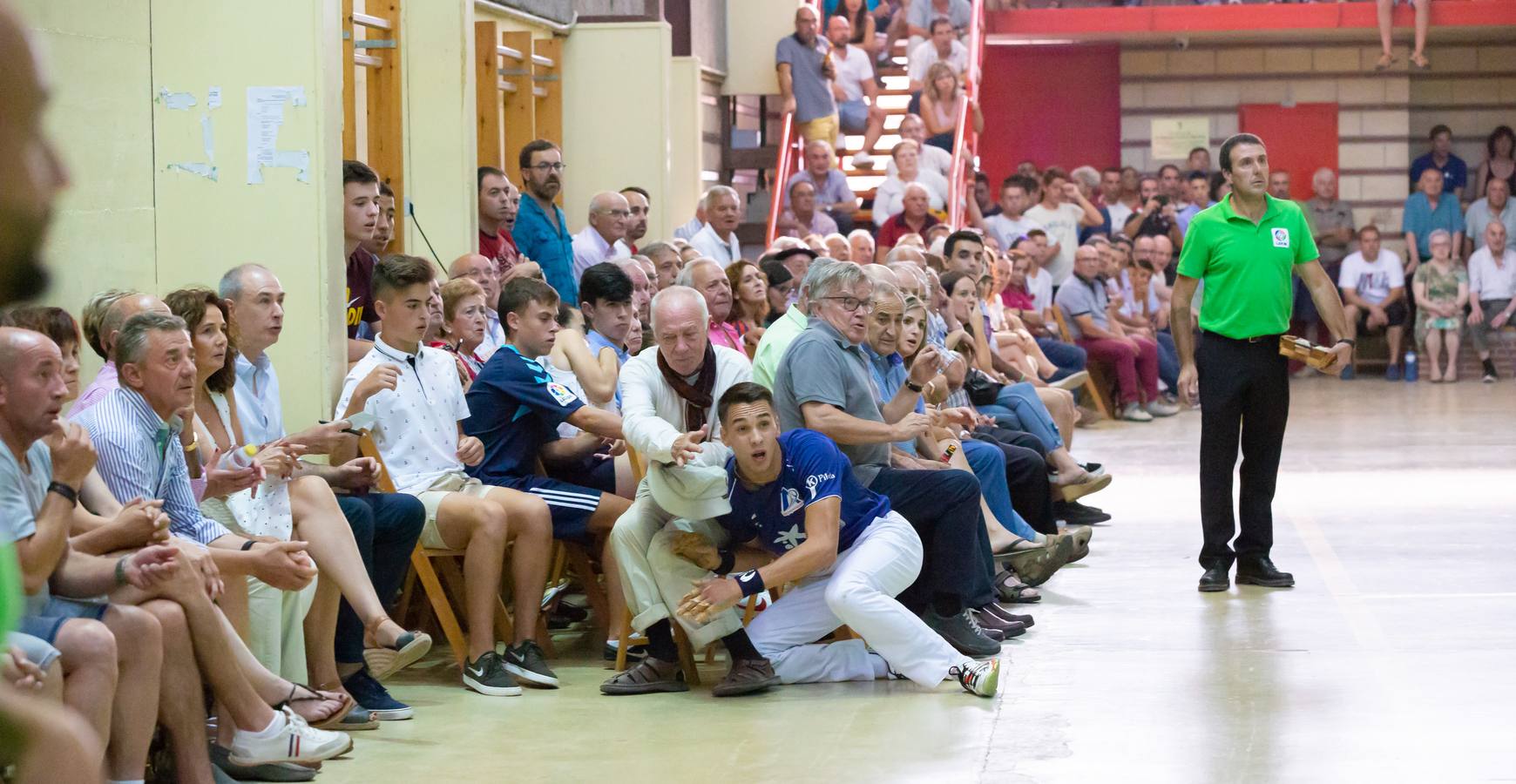 Fotos: La pelota llena el frontón de Uruñuela