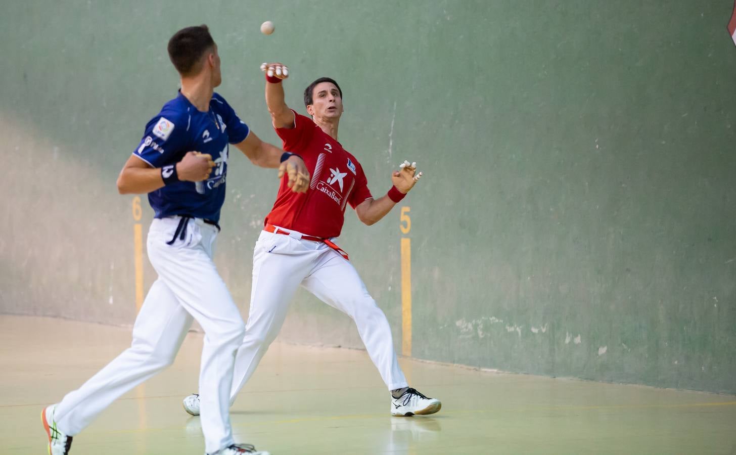 Fotos: La pelota llena el frontón de Uruñuela