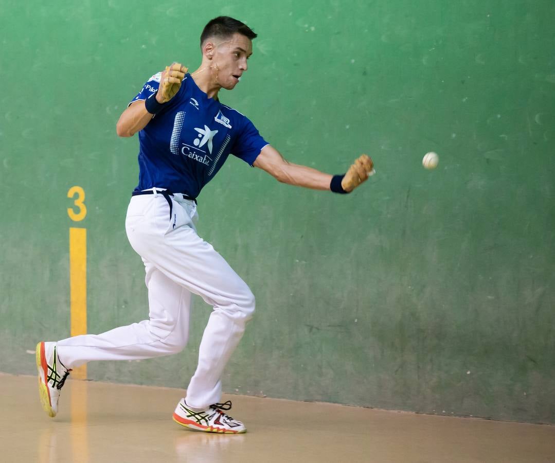 Fotos: La pelota llena el frontón de Uruñuela