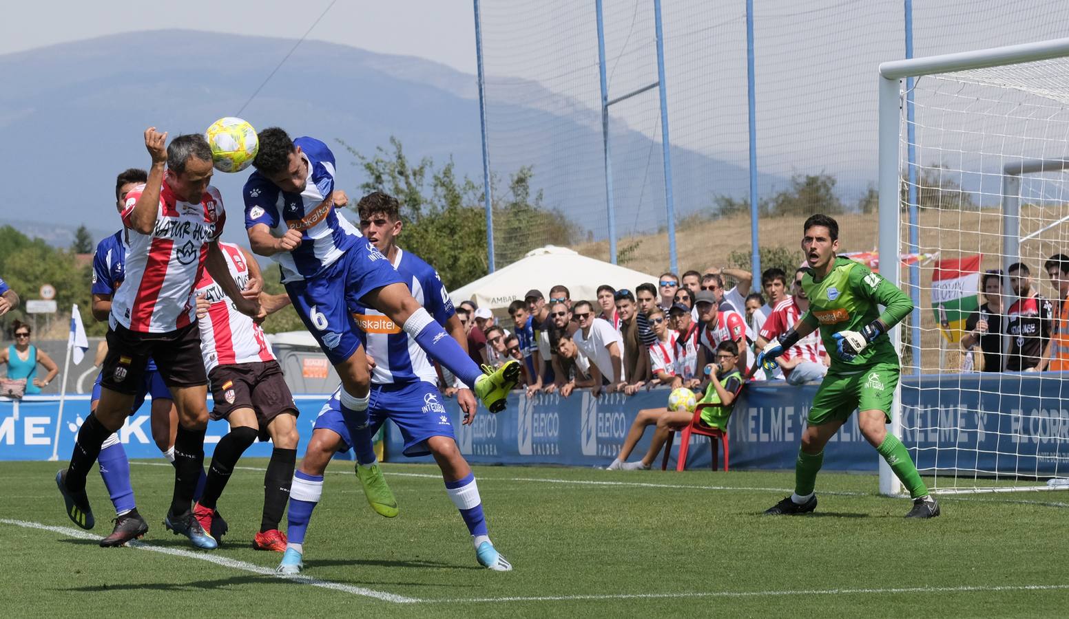 Fotos: El encuentro Alavés-UDL al que no ha faltado la afición riojana