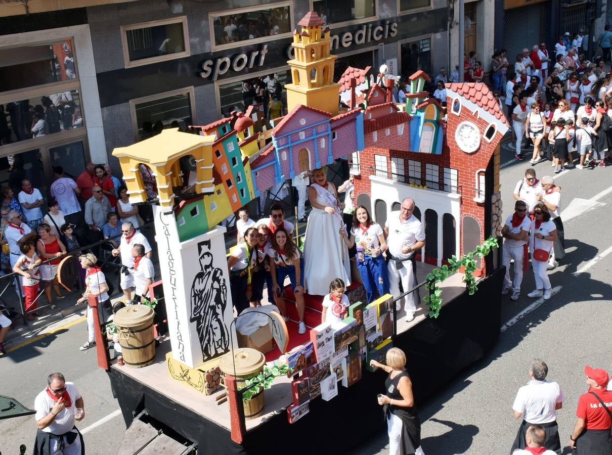 Fotos: Desfile de carrozas en las fiestas de Calahorra