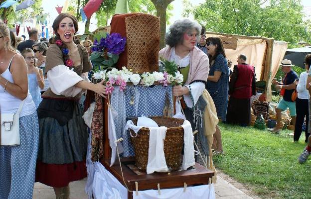 Los de Sapo Producciones llevaron la alegría con sus 'Lavanderas lechoneras'. 