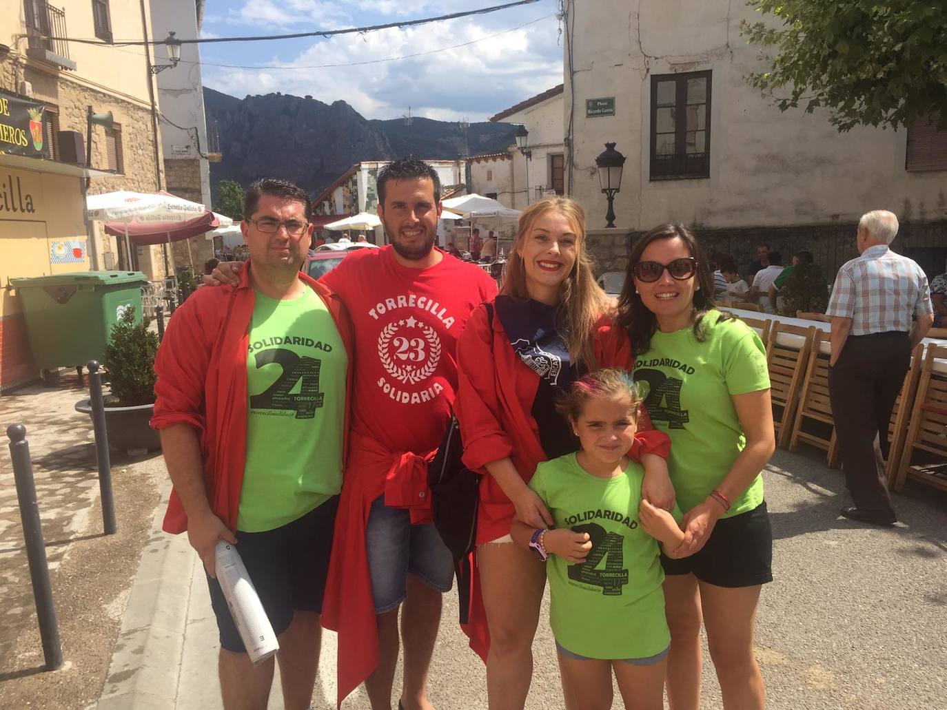 Una de la cuadrillas con integrantes de todas las edades. 