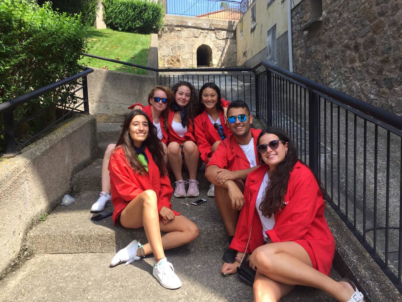 Una de la cuadrillas con integrantes de todas las edades. 