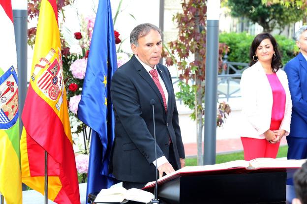 José Ignacio Castresana, durante el acto de promesa de su cargo el pasado viernes. :: juan marín