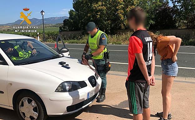 Imagen principal - Otras de las actuaciones de la Guardia Civil