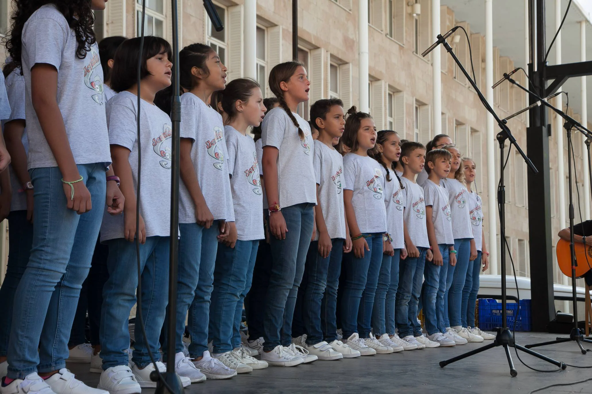 Fotos: Acto de inicio de curso de las Escuelas Católicas en la Plaza del Ayuntamiento de Logroño