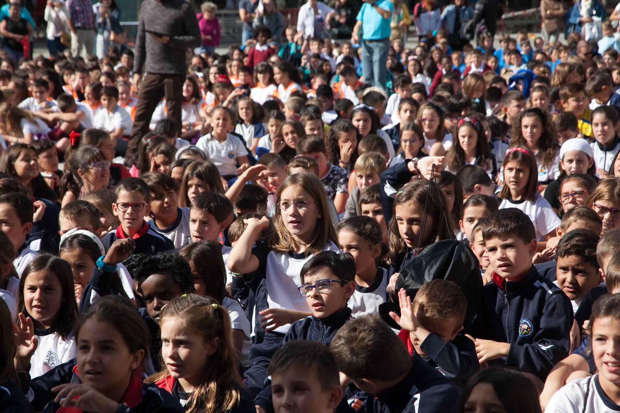Fotos: Acto de inicio de curso de las Escuelas Católicas en la Plaza del Ayuntamiento de Logroño