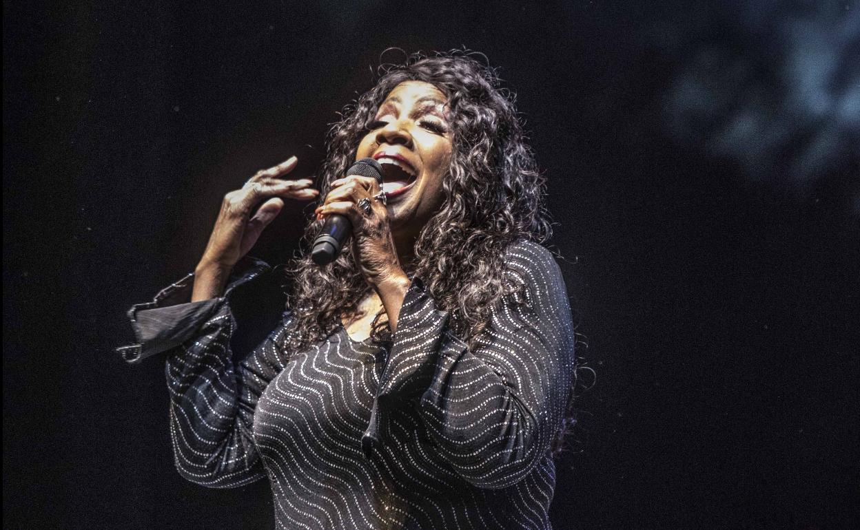 Gloria Gaynor, anoche en Riojafórum. :