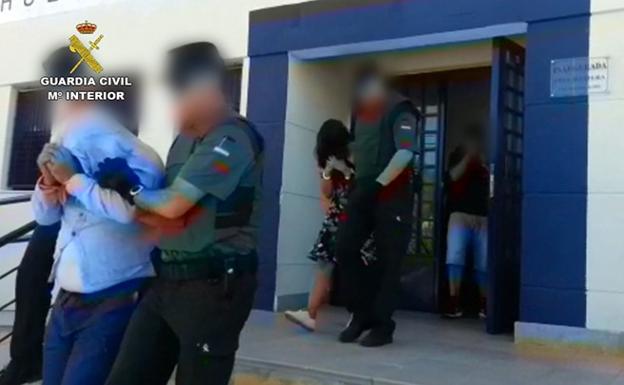 Detenidos en Almería cuatro atracadores de bancos que habían robado en La Rioja
