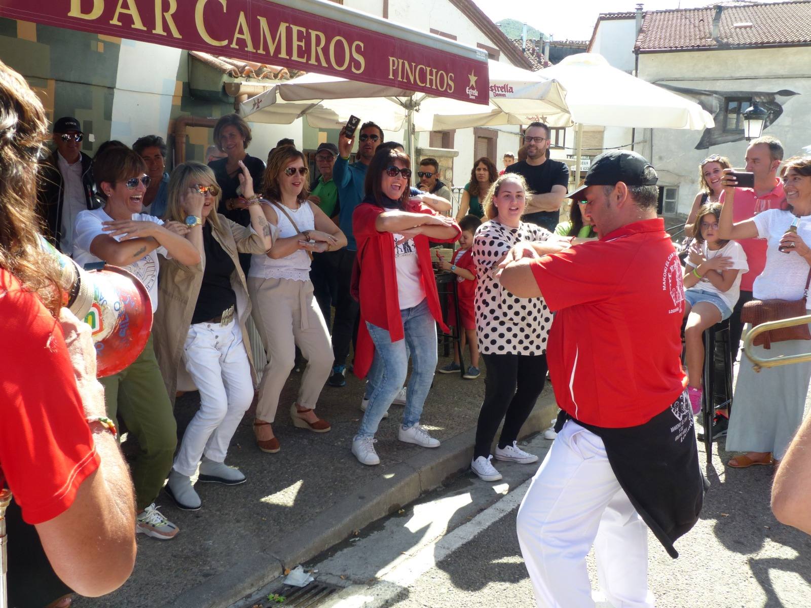 Fotos: Torrecilla honra a la Virgen de Tómalos