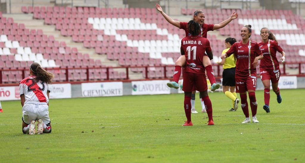 Fotos: Triunfo del EDF en su estreno