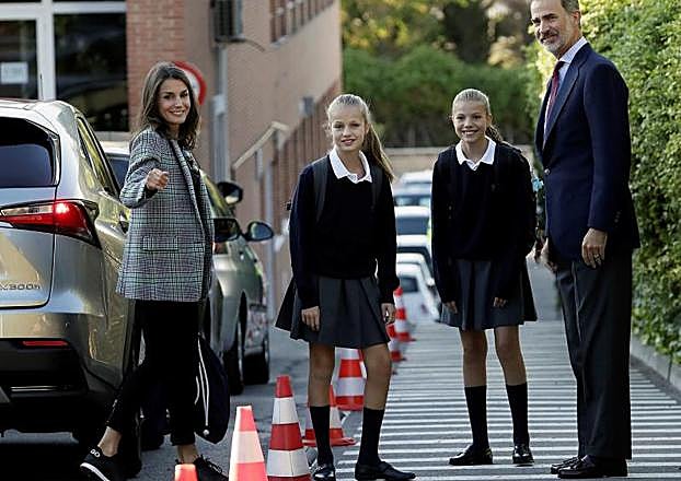 Los Reyes con sus hijas. 