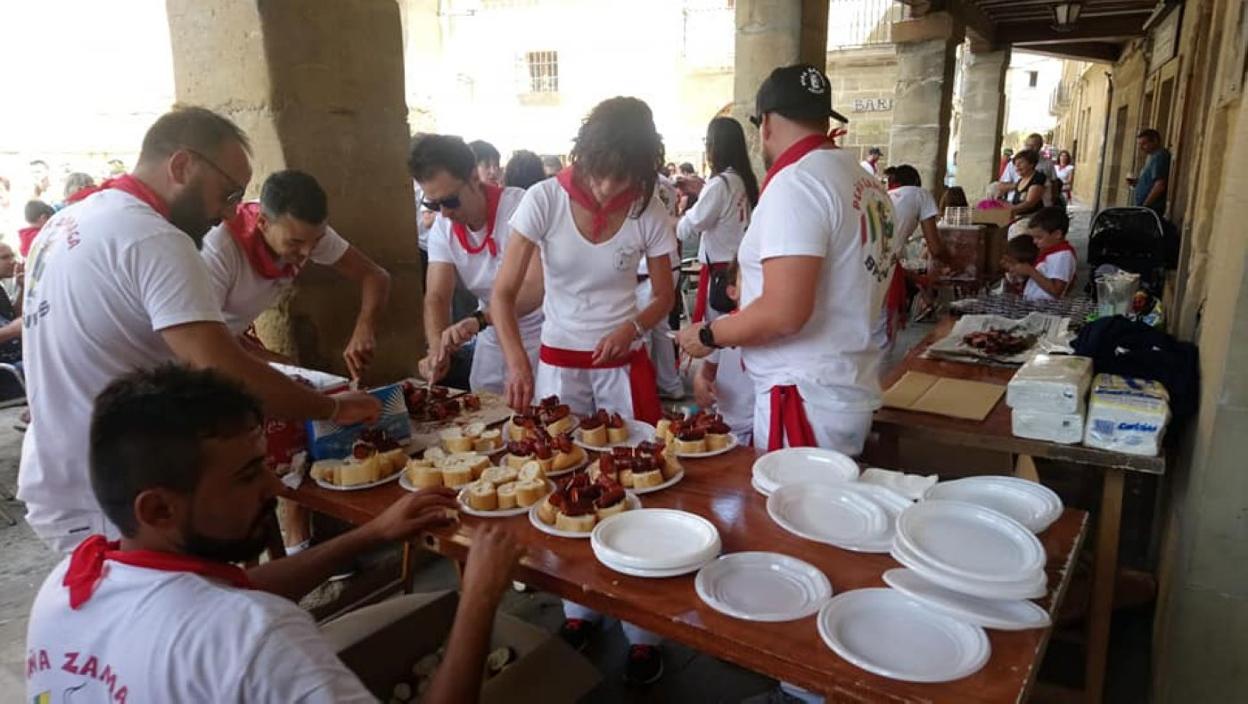 Degustación a cargo de la Peña Zamaca.