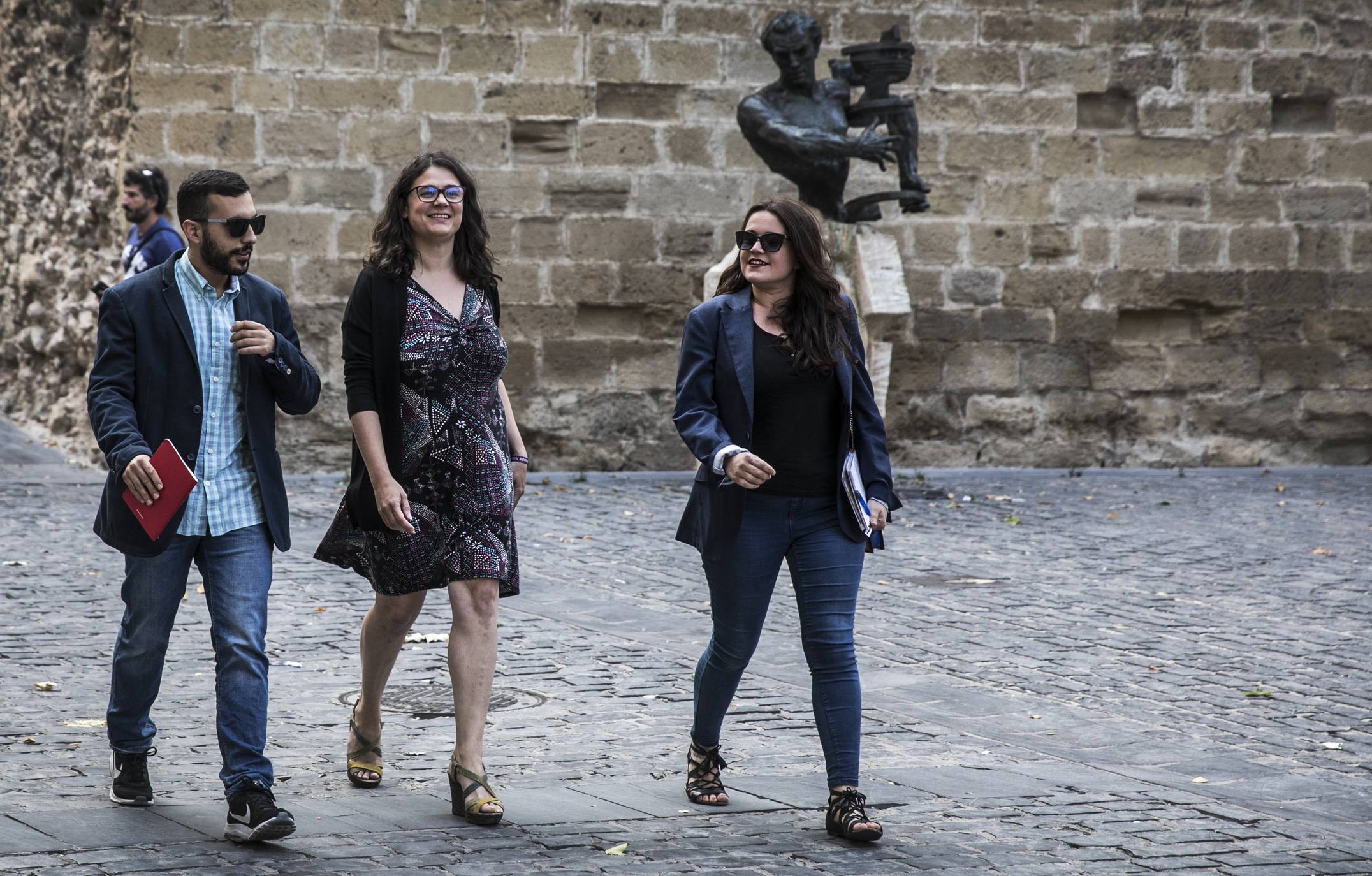 Mario Herrera (i) con Raquel Romero y Nazaret Martín, en una imagen de archivo