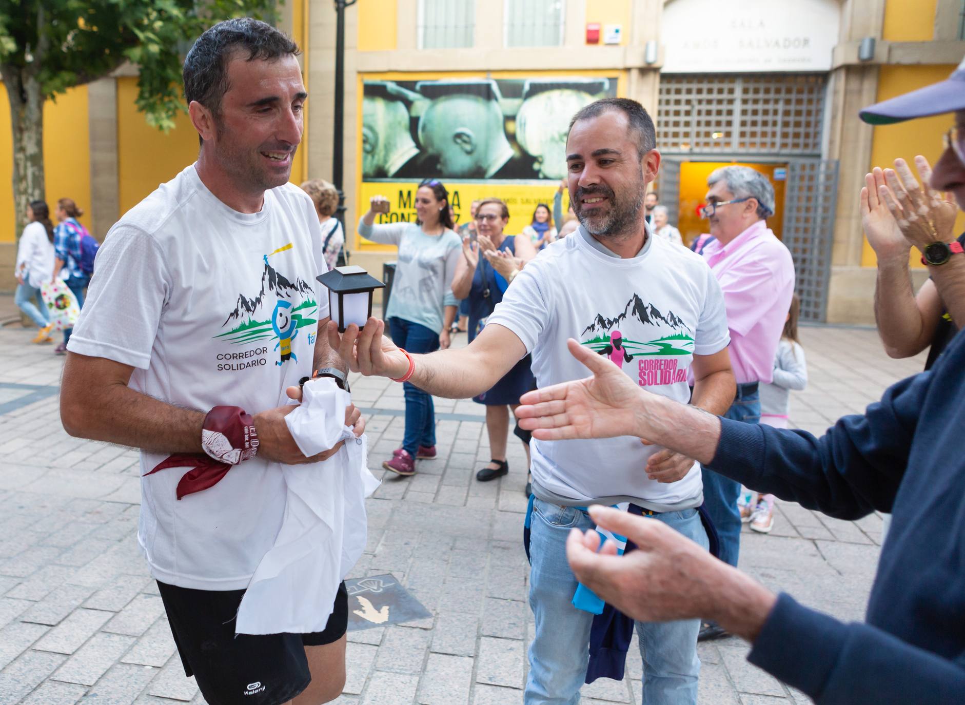 Fotos: Así ha sido la llegada del Corredor Solidario a Logroño