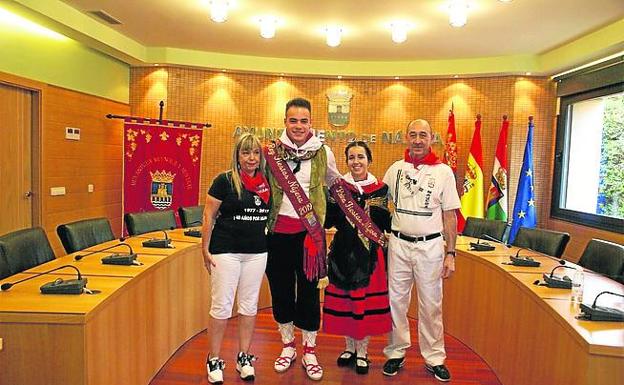 Imagen principal - El cohete llama a la fiesta y a la lluvia en Nájera