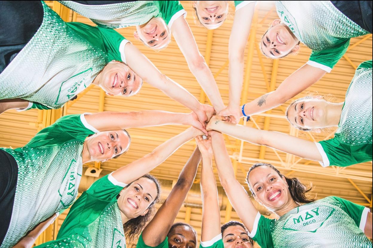 Las jugadoras del Voleibol Logroño