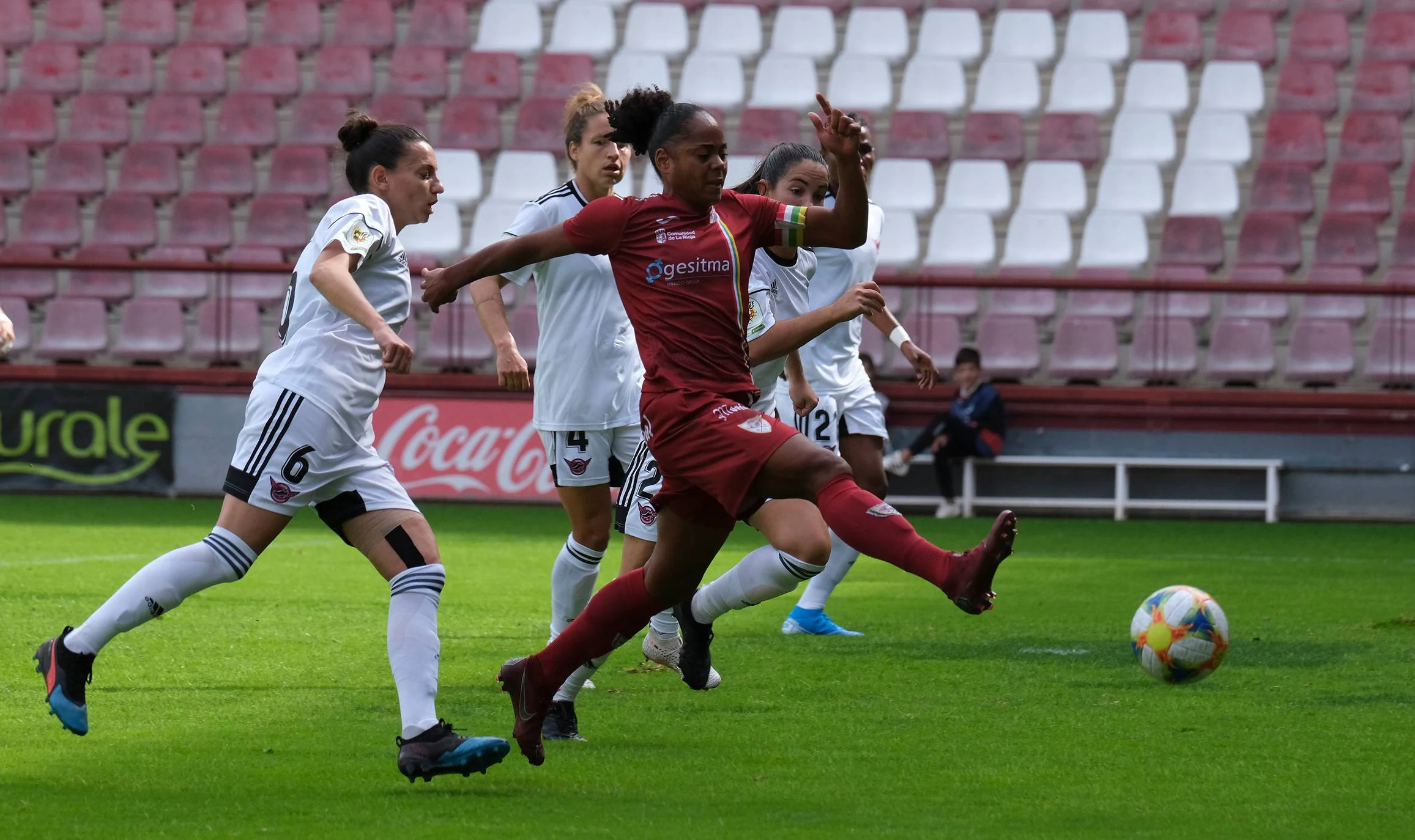 Chini celebra su gol. 