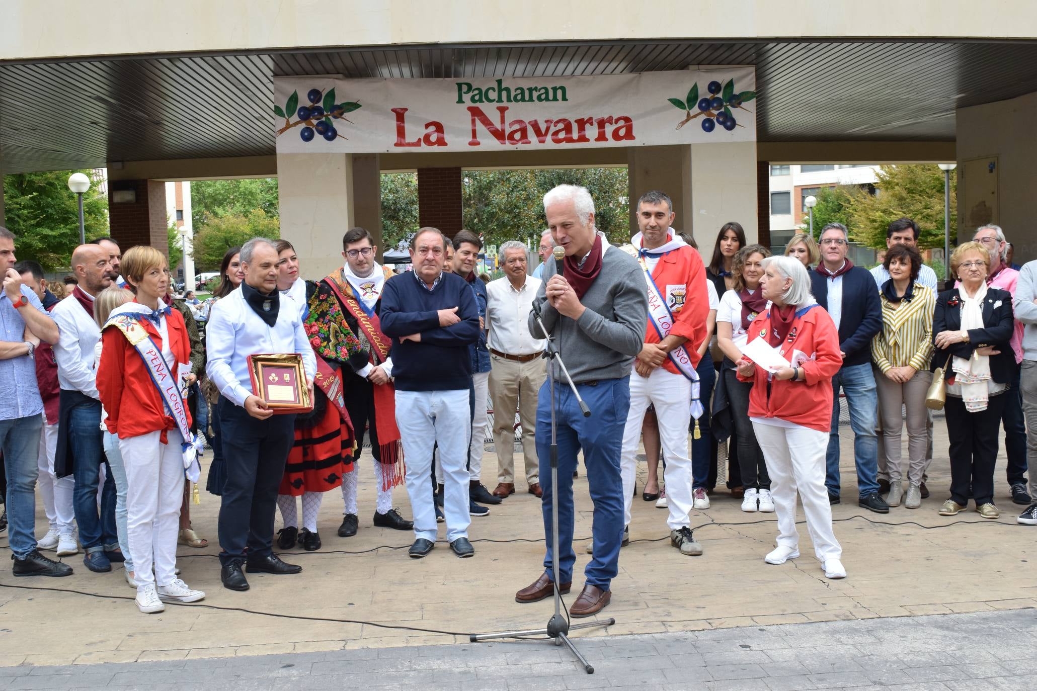 La Cocina Económica recibe las 'Llaves de Oro' de la Peña Logroño