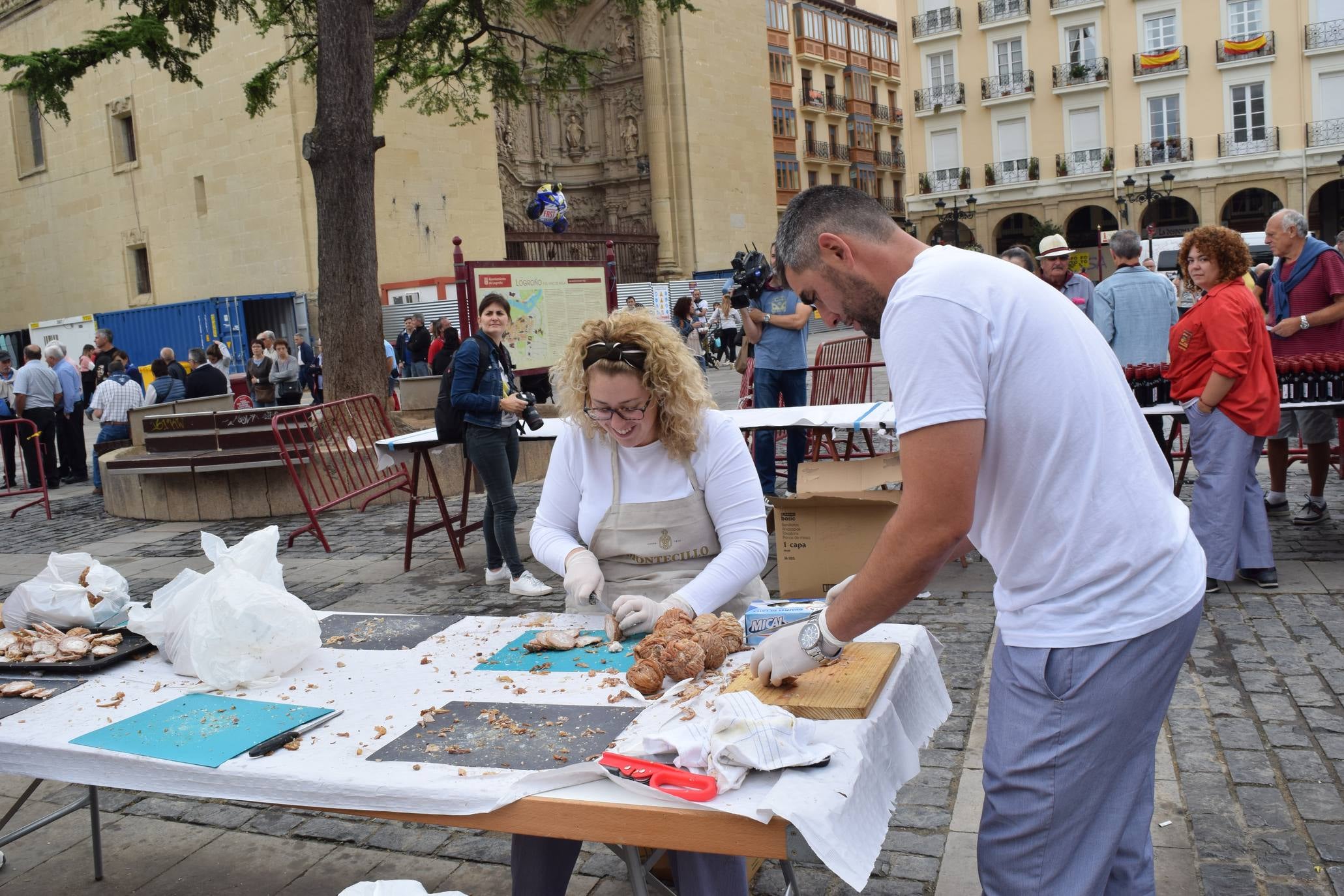 Degustación de setas y degustación de embuchados.