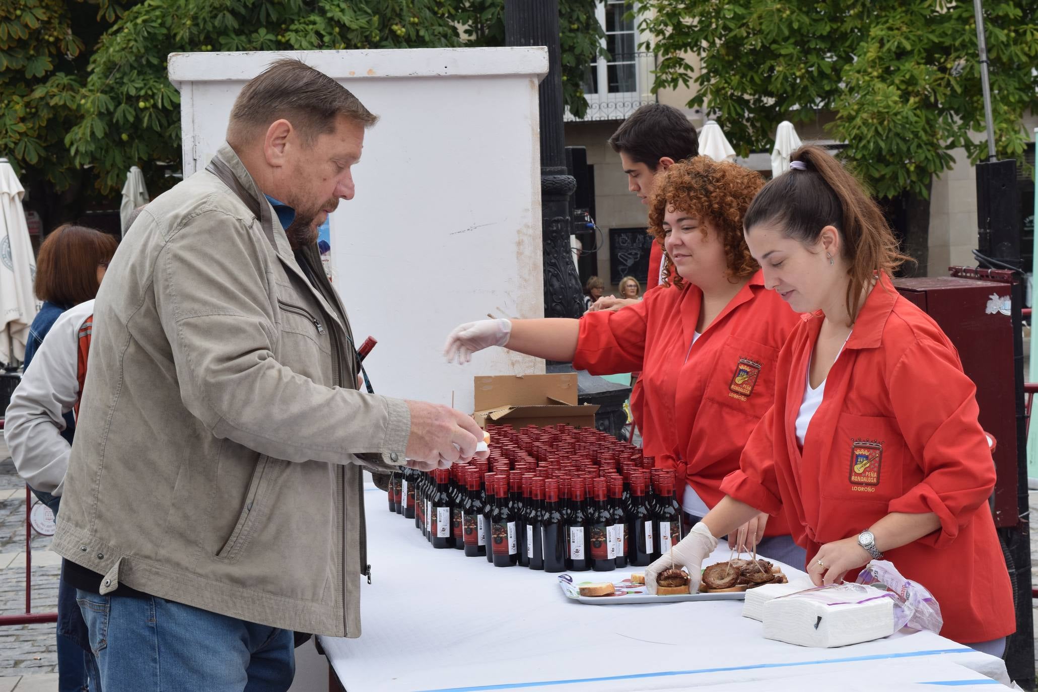 Degustación de setas y degustación de embuchados.