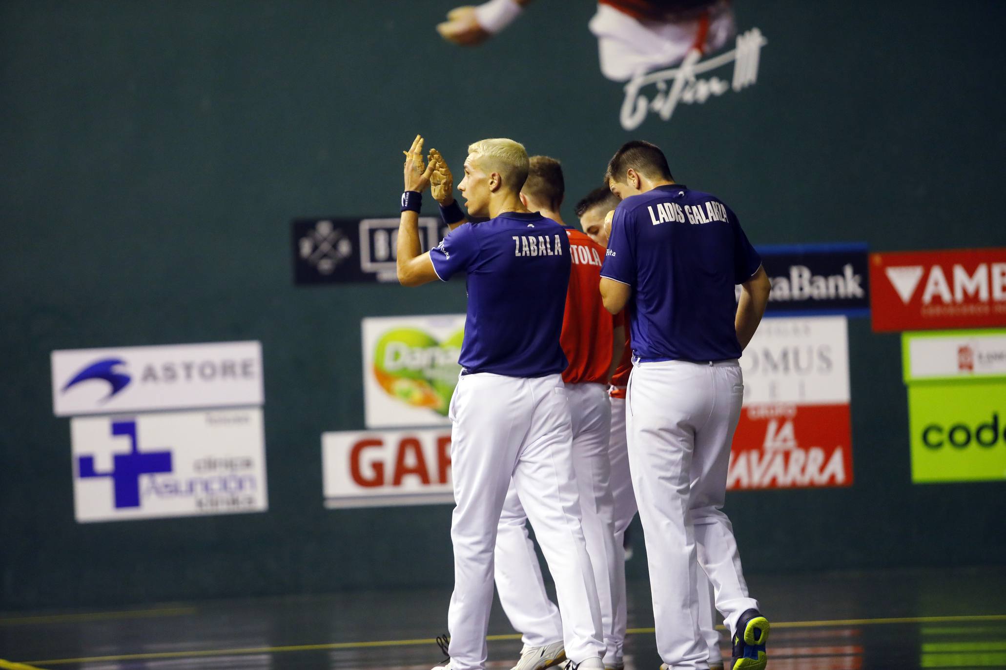 Victoria de Salaverri y Artola en la feria matea de pelota