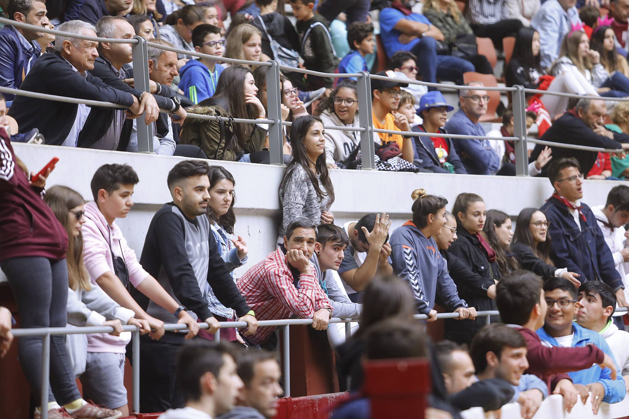 Como cada mañana, el martes la Plaza de Toros de La Ribera estaba llena.