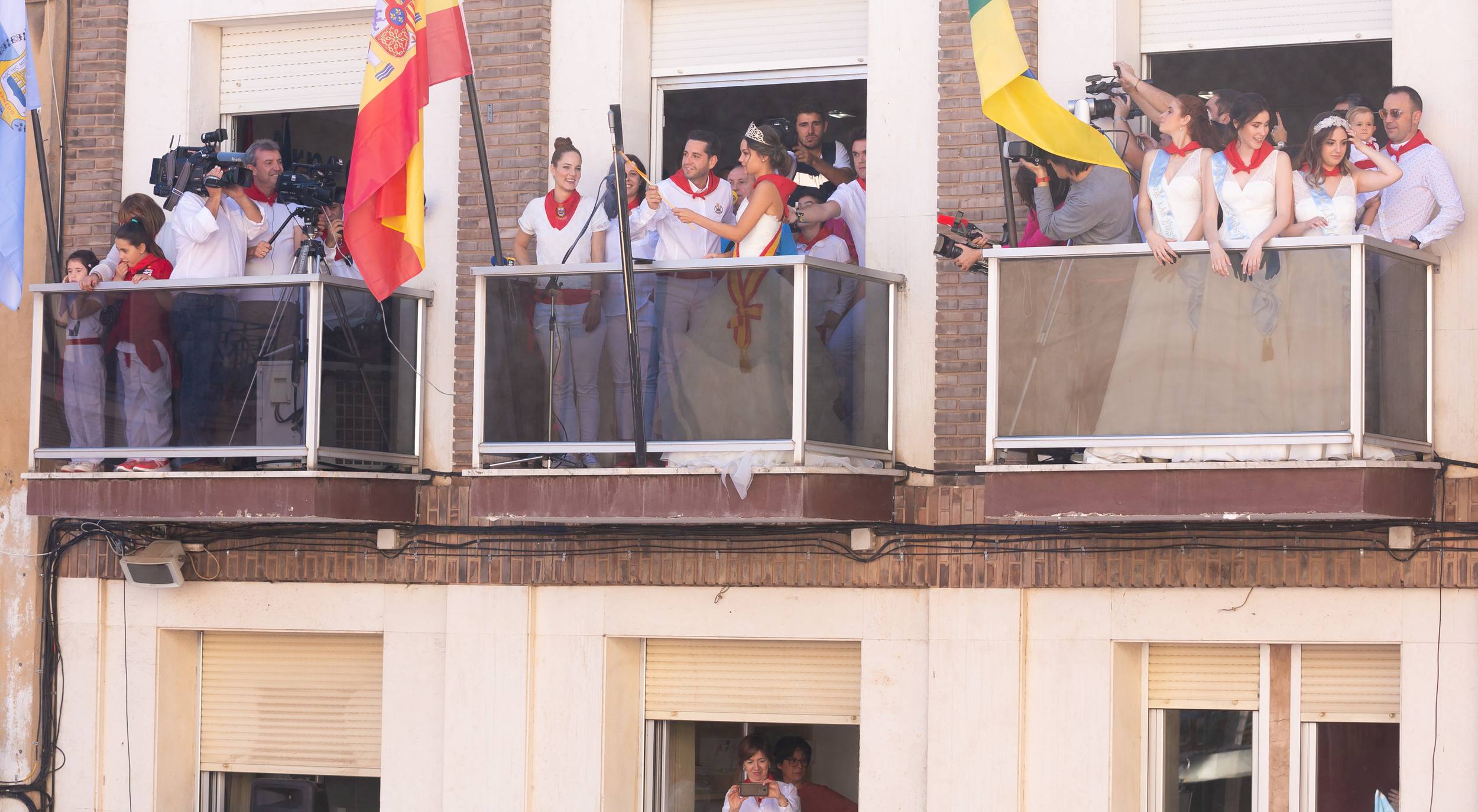 Arnedo dispara la bomba para dar comienzo a sus fiestas (I)