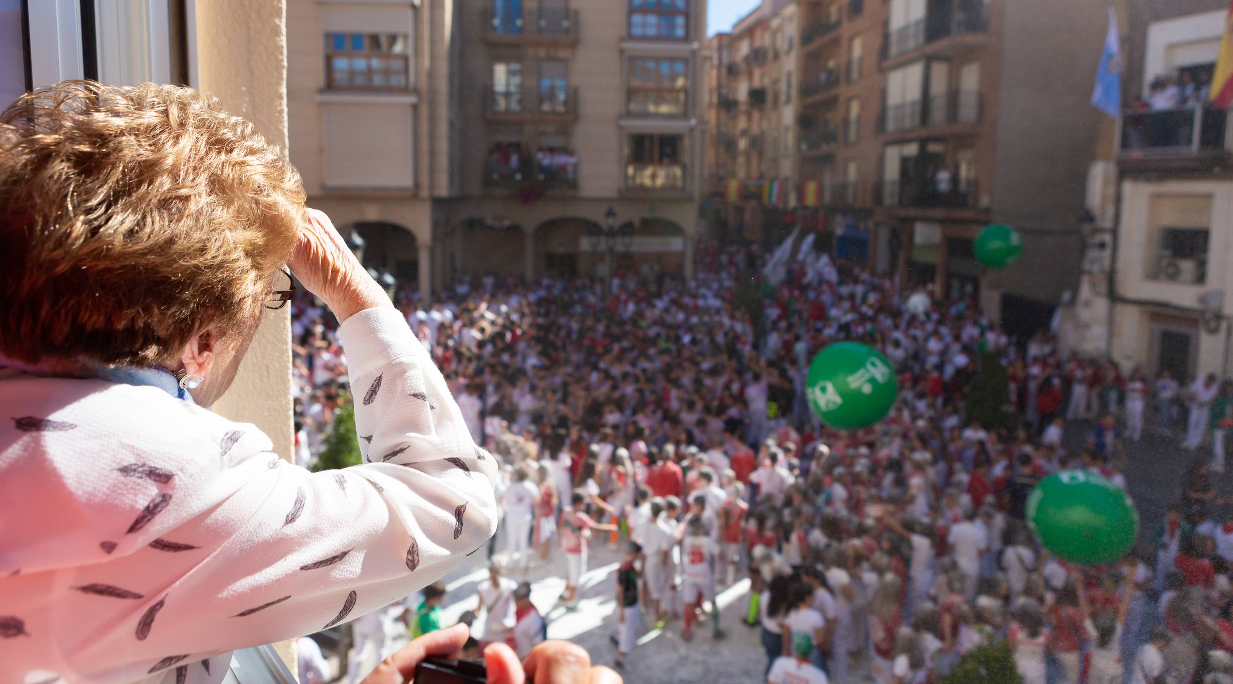 Arnedo dispara la bomba para dar comienzo a sus fiestas (I)