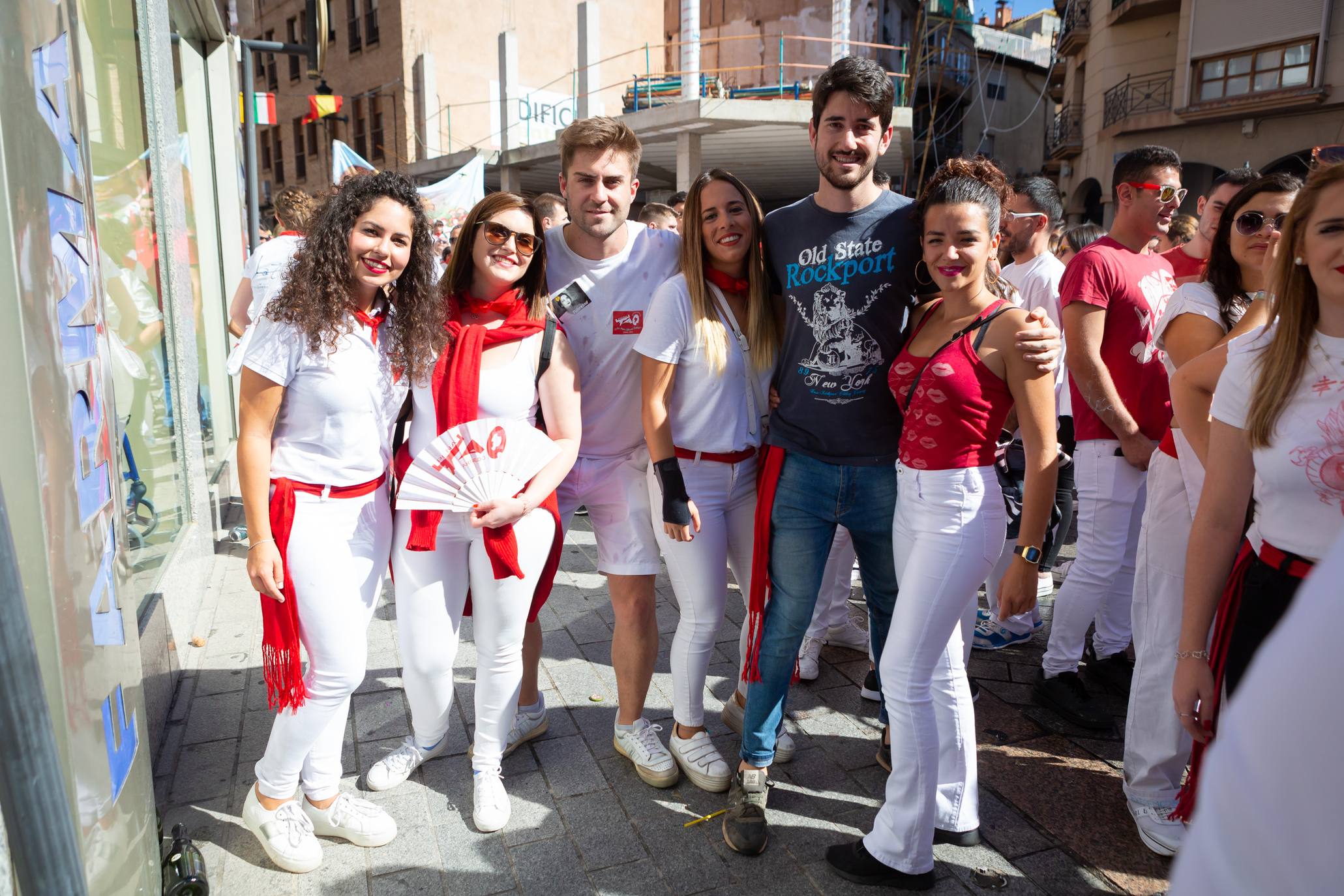 Arnedo dispara la bomba para dar comienzo a sus fiestas (I)