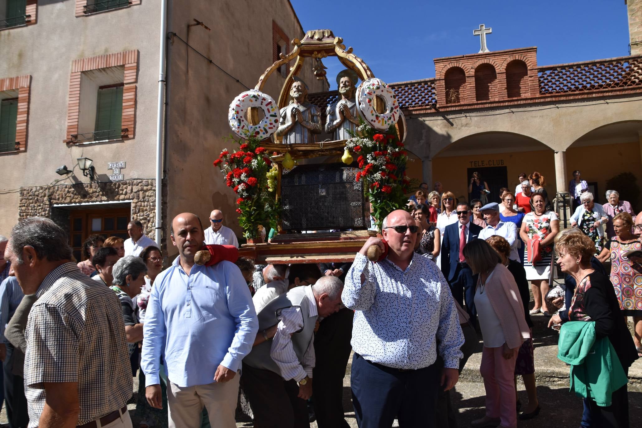 La procesión se ha llevado a cabo este viernes en La Villa de Ocón. 