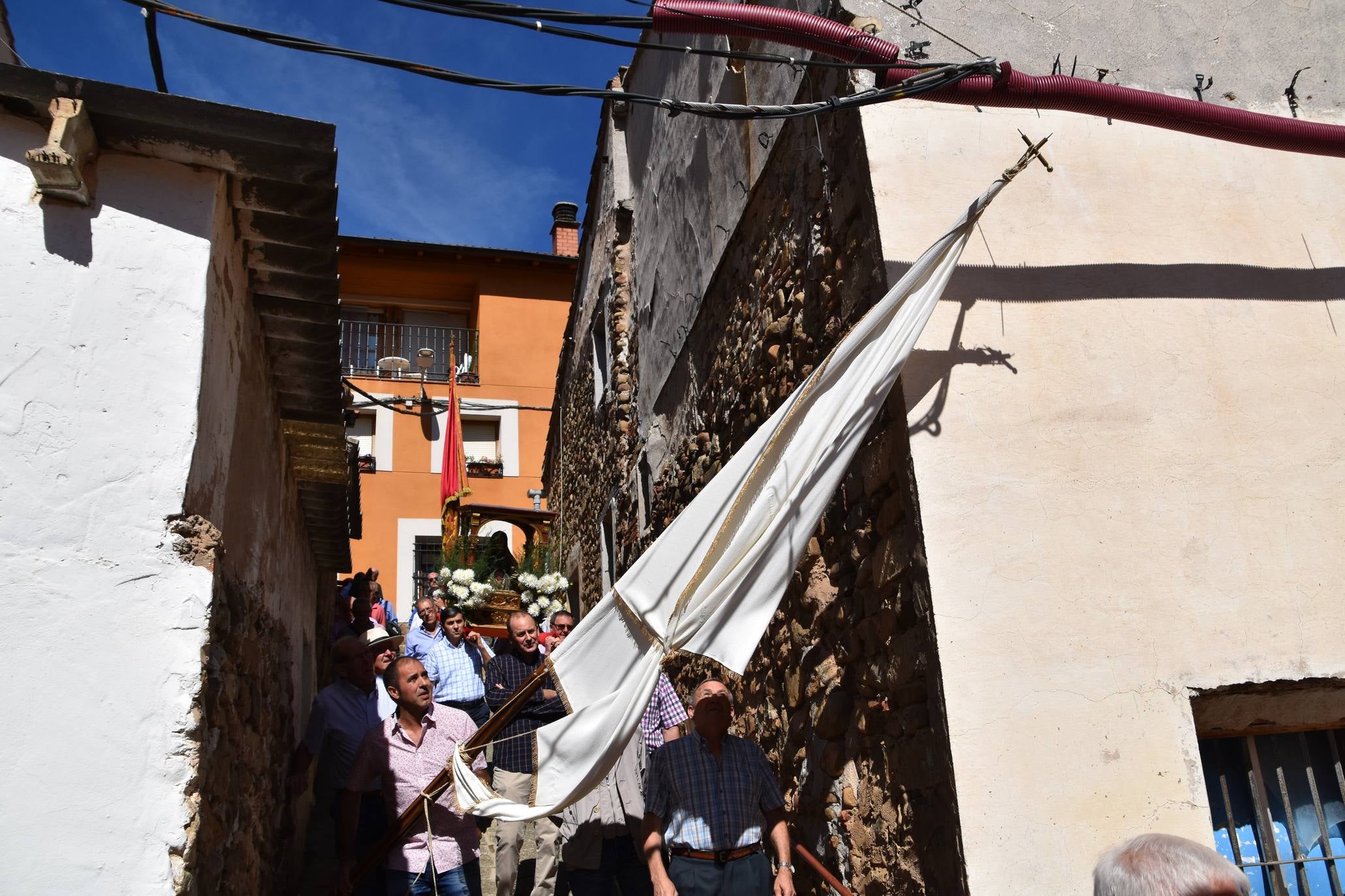 La procesión se ha llevado a cabo este viernes en La Villa de Ocón. 