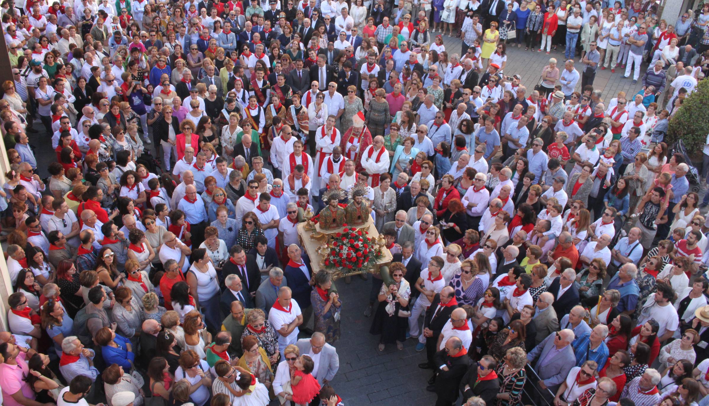 Arnedo disfruta con una nueva representación del robo de los santos en sus fiestas