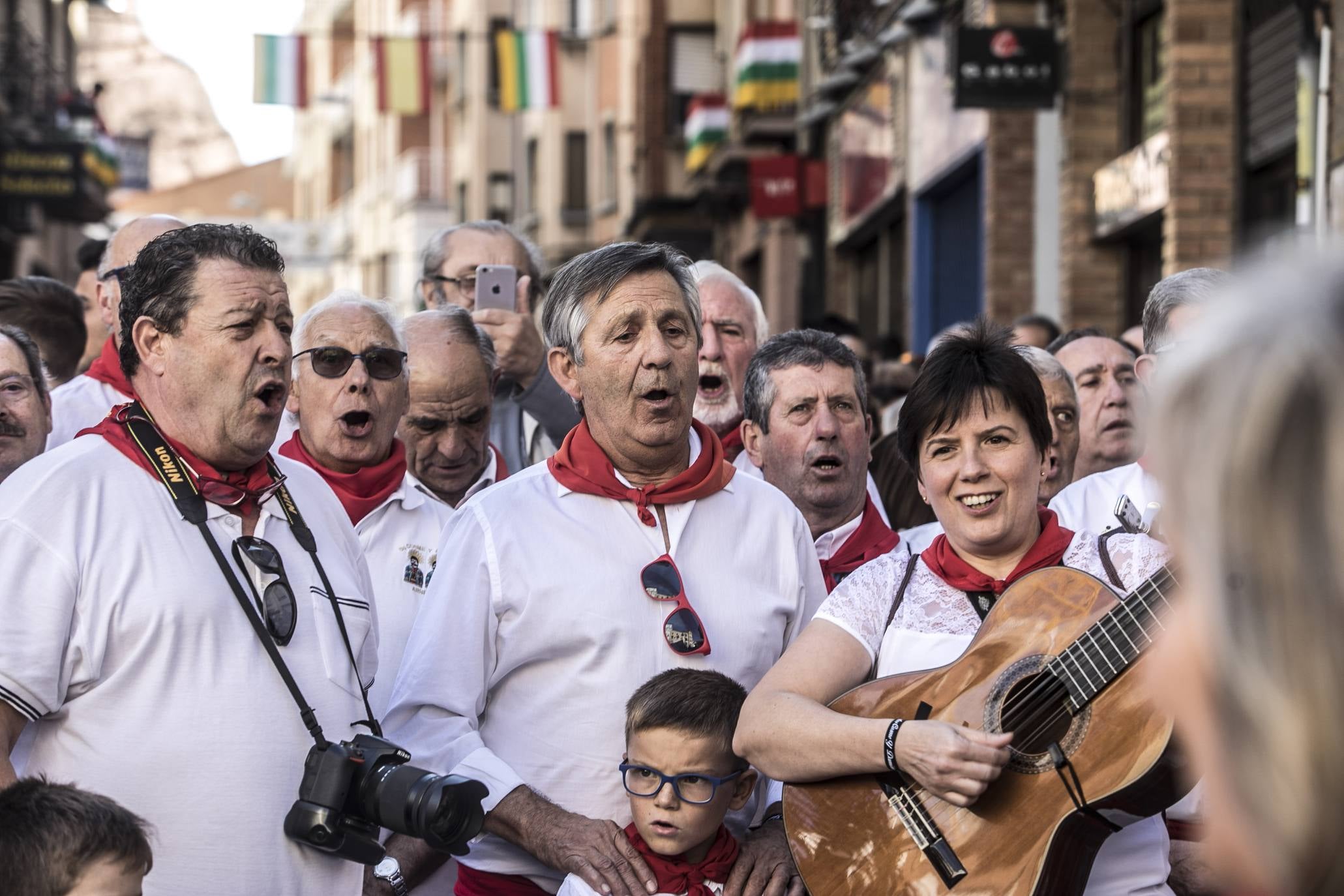 Arnedo disfruta con una nueva representación del robo de los santos en sus fiestas