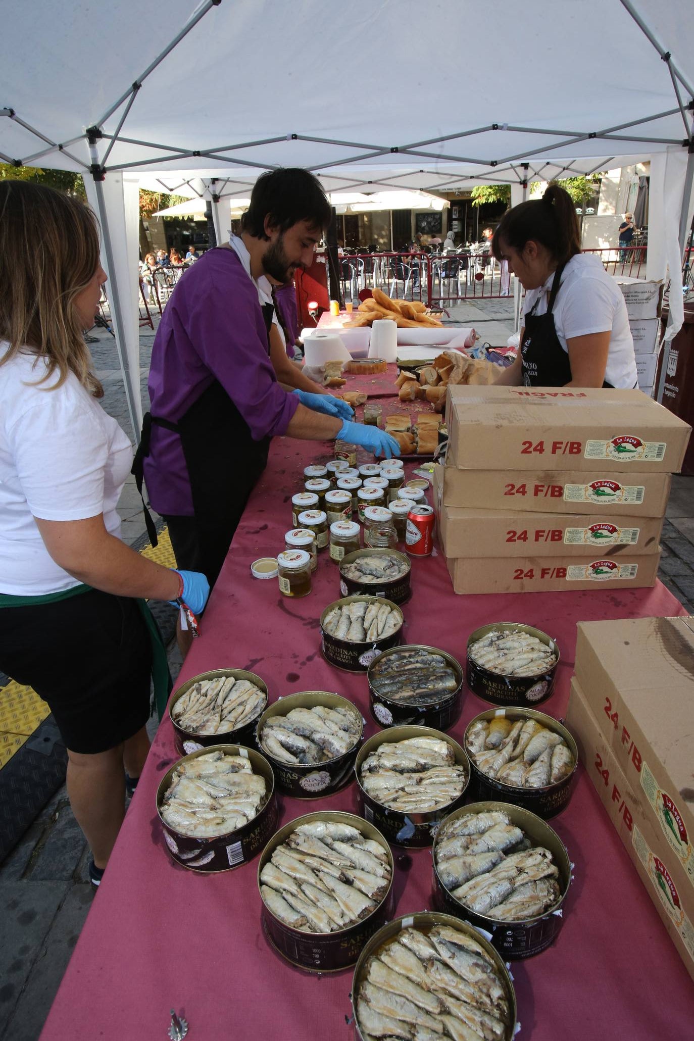 Semana Gastronómica: viernes de confit de pato y sardina con guindilla. 