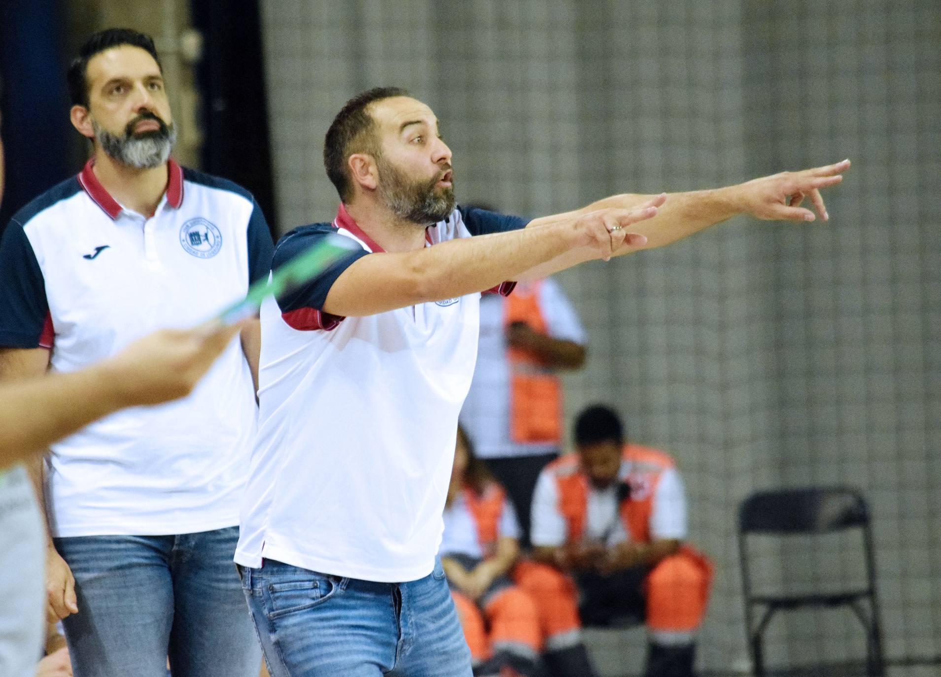 El equipo franjivino vence con autoridad al Cangas después de un primer tiempo muy igualdado.