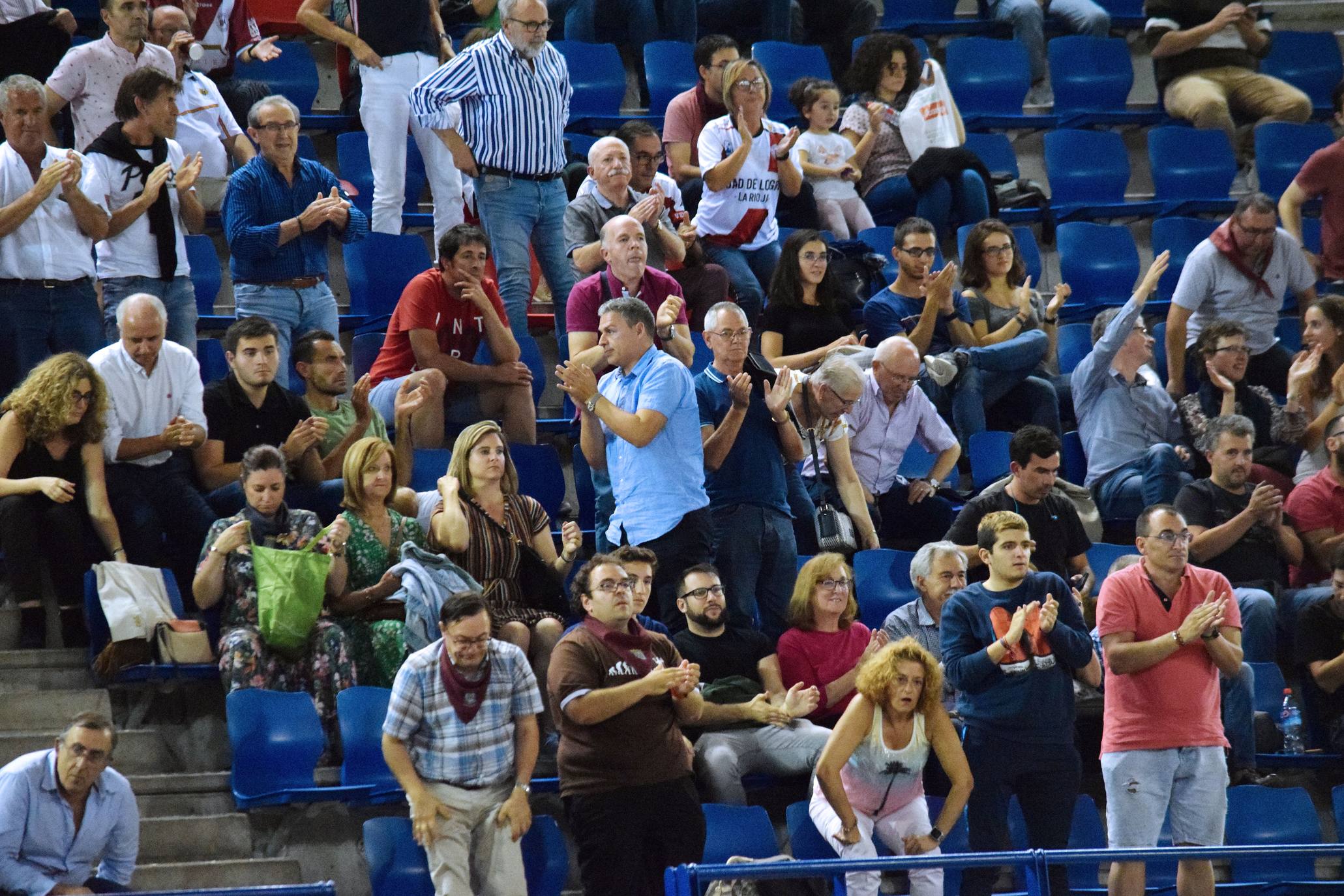 El equipo franjivino vence con autoridad al Cangas después de un primer tiempo muy igualdado.